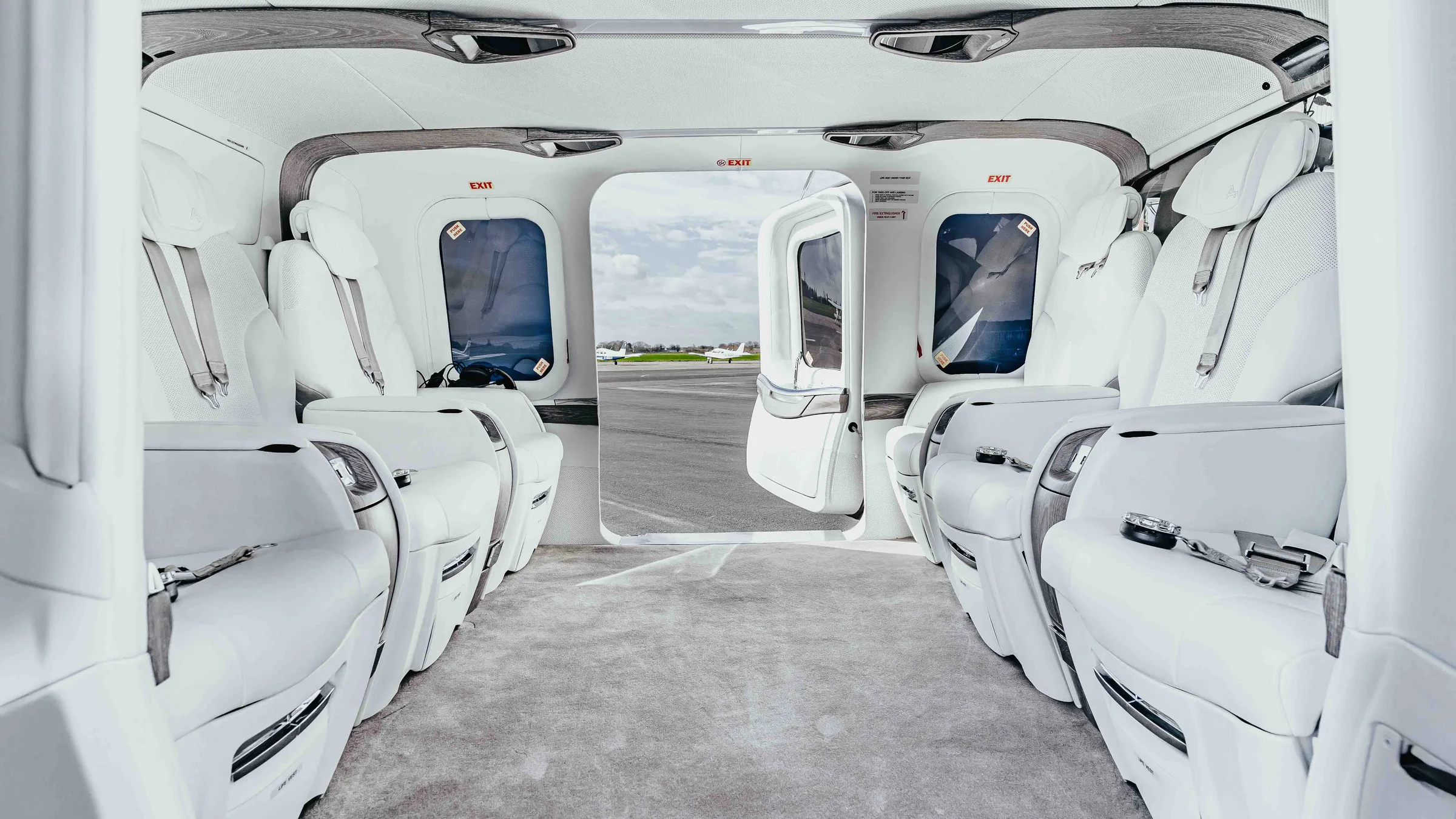 Exec Jet, nufotografavo Cadence Partner